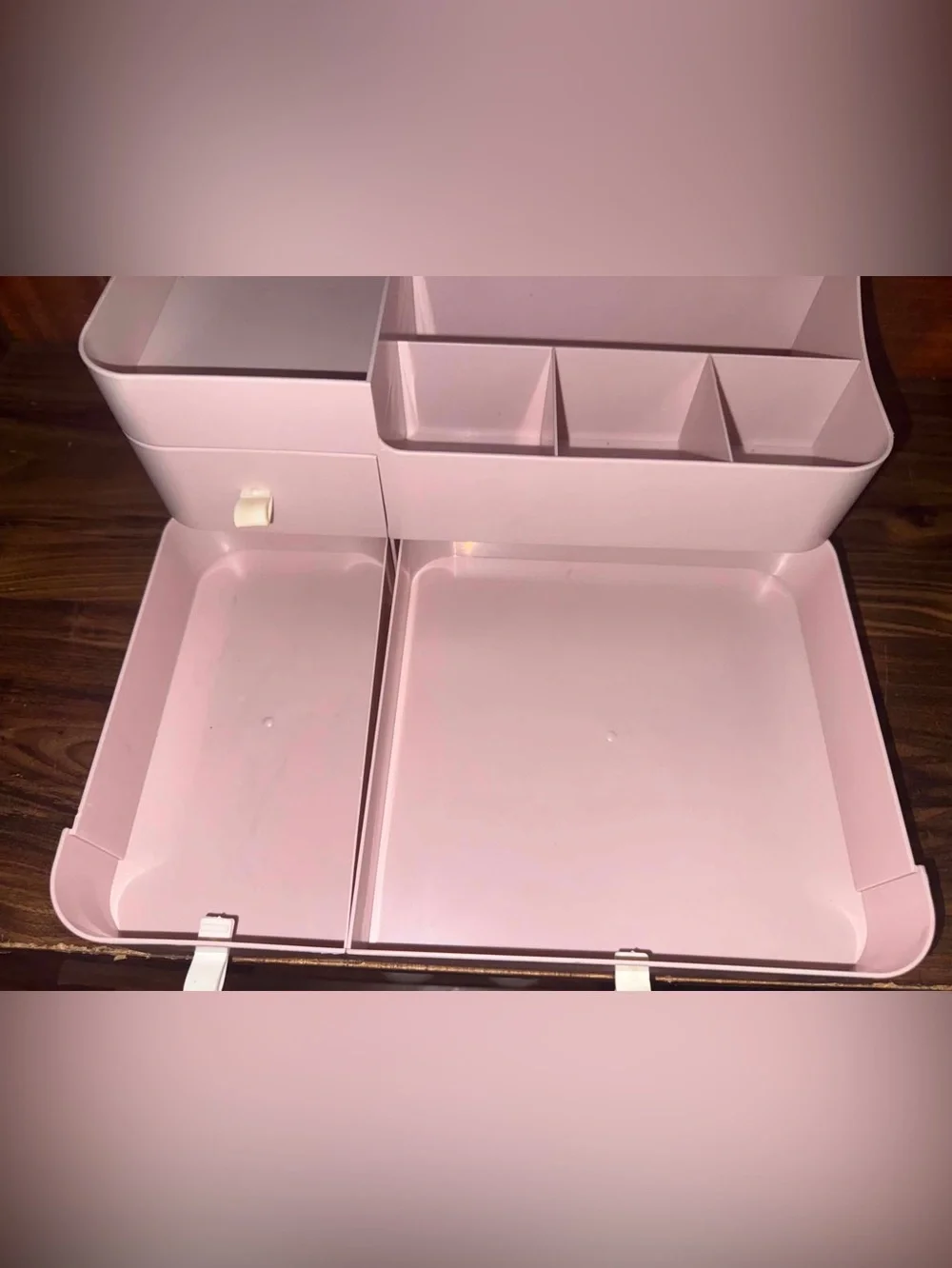 Cosmetic display case and organizer